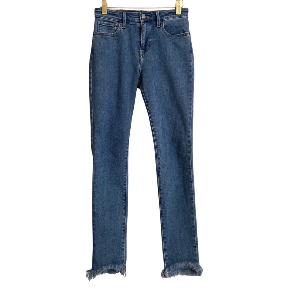 LEVI STRAUSS & CO